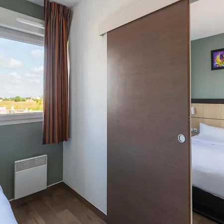 B&B Hotel Romilly-Sur-Seine 3* 로밀리쉬르센