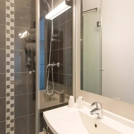 B&B Hotel Romilly-Sur-Seine 호텔 3*